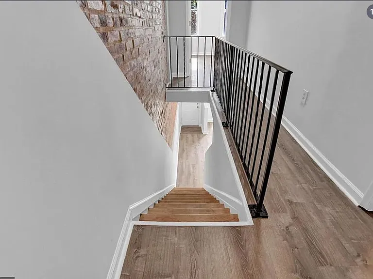 1520 Holbrook St — Photo 10