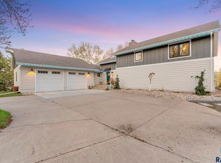 1404 S Street Car Pl, Sioux Falls, SD 57110