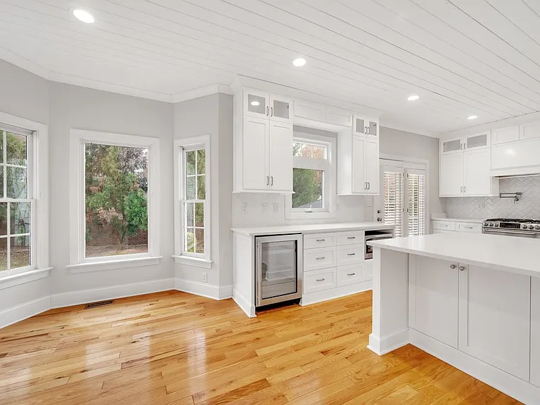 1210 Mendenhall Ct — Photo 9