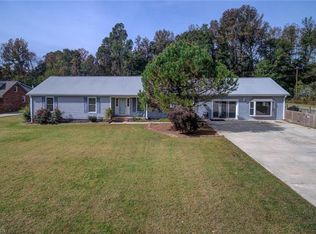 510 Beachland Dr, Mc Leansville, NC 27301