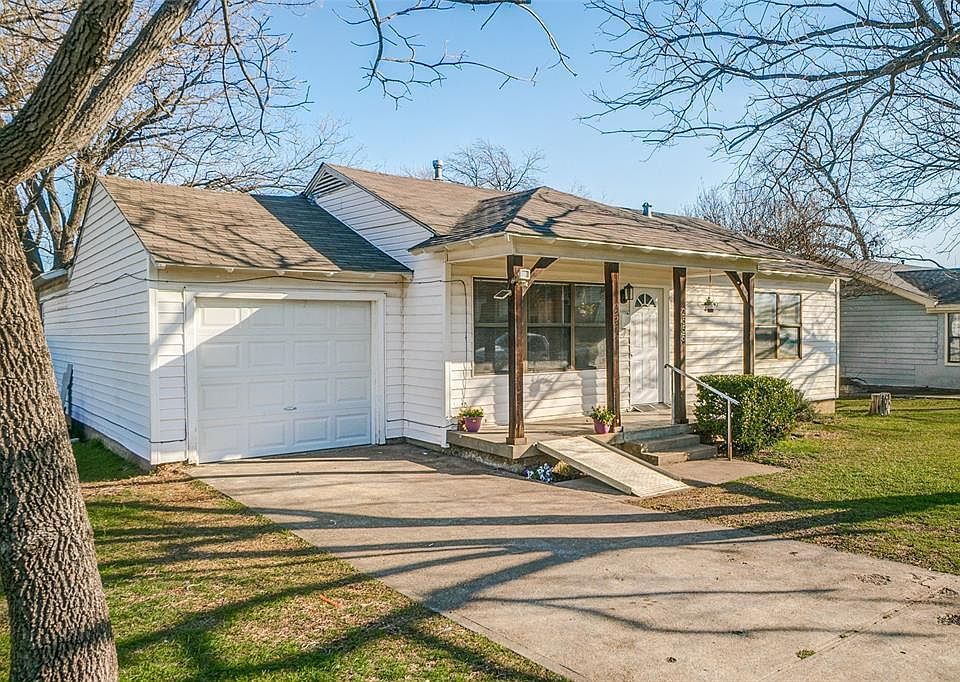 1st image of 2555 Falls Dr