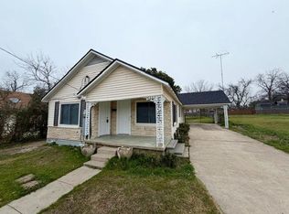 107 S Harrison St, West, TX 76691