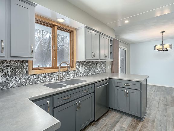 5th image of 5405 Plantation Ave