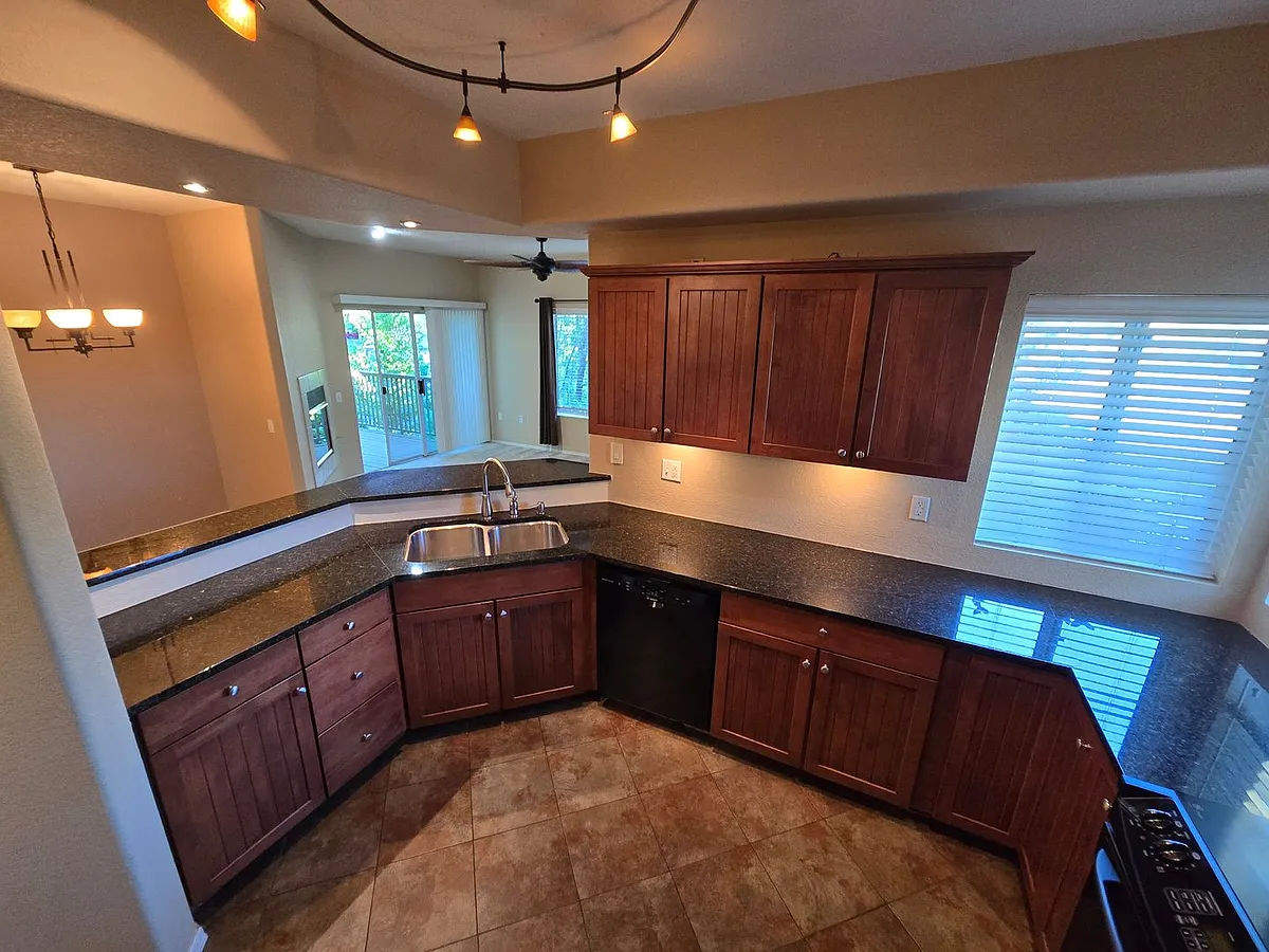 Building Photo - 4343 E Soliere Ave #2060