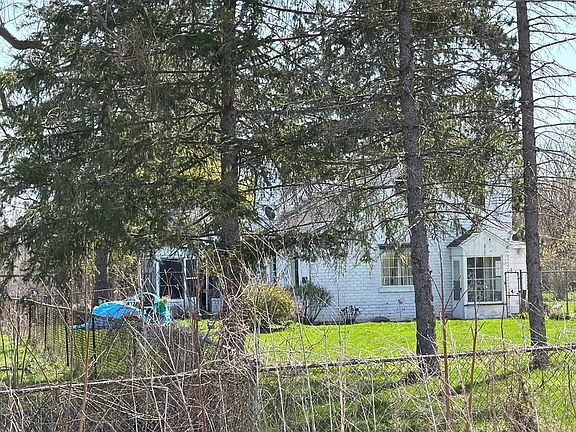3rd image of 4745 Sheridan Rd