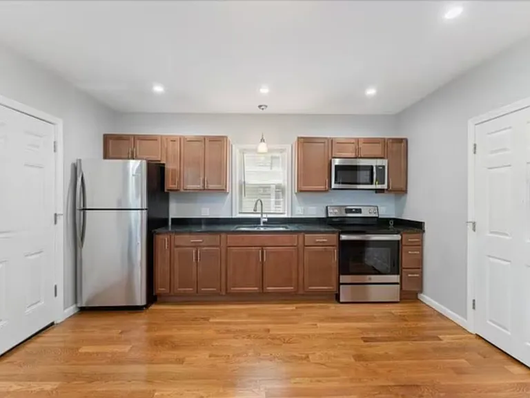 75 John St #1 — Photo 3