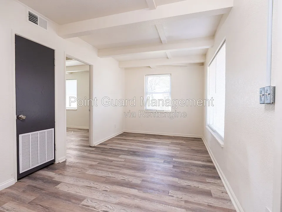 1341 W Dora St #1341