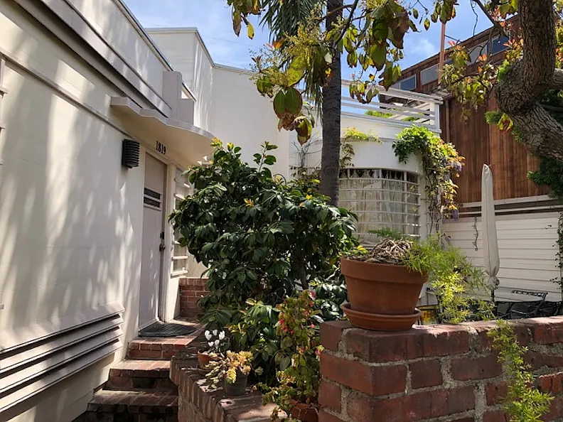 3 bed, 1200 sqft, $6,850 — Photo 2