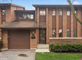 1212 Beau Dr, Park Ridge, IL 60068