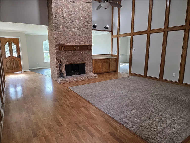 8706 Chelsworth Dr — Photo 3