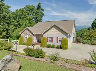405 Dan Knob Dr, Hayesville, NC 28904