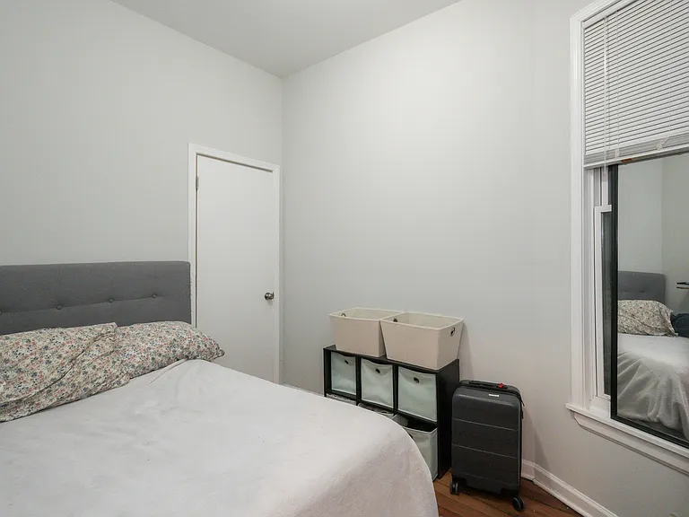 1452 N Western Ave #3R — Photo 5
