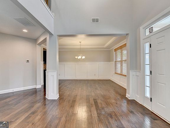 3rd image of 2540 Maple Ridge Ln