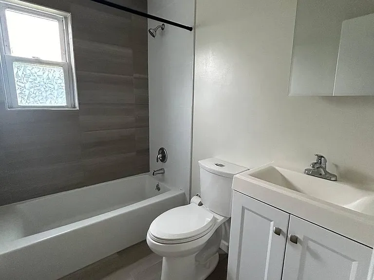 16 Lake St #2C — Photo 10