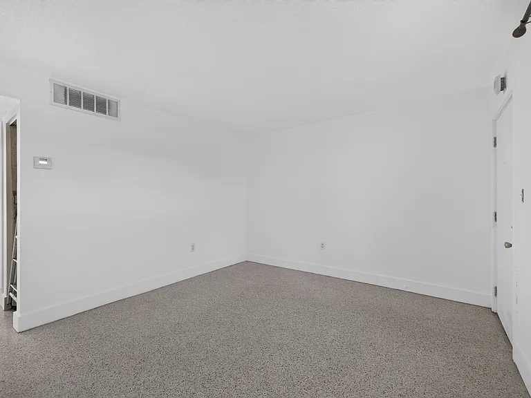 2726 SW 21st St #103 — Photo 3