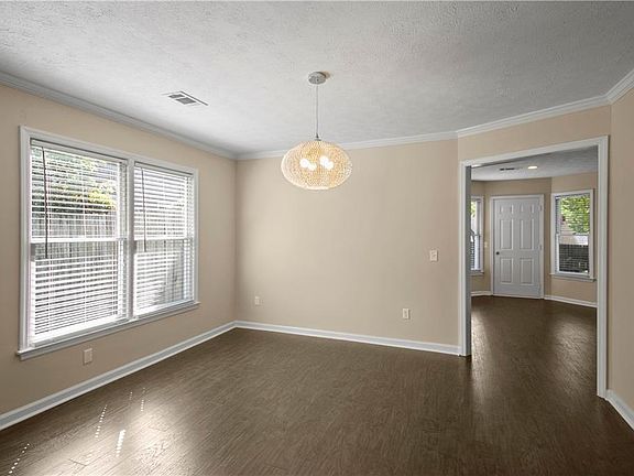 5th image of 2042 Trent Valley Ct