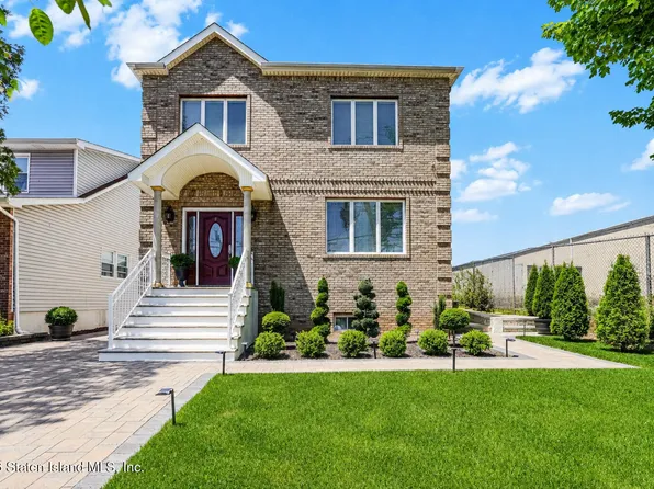 1 McClean Ave, Staten Island, NY 10305