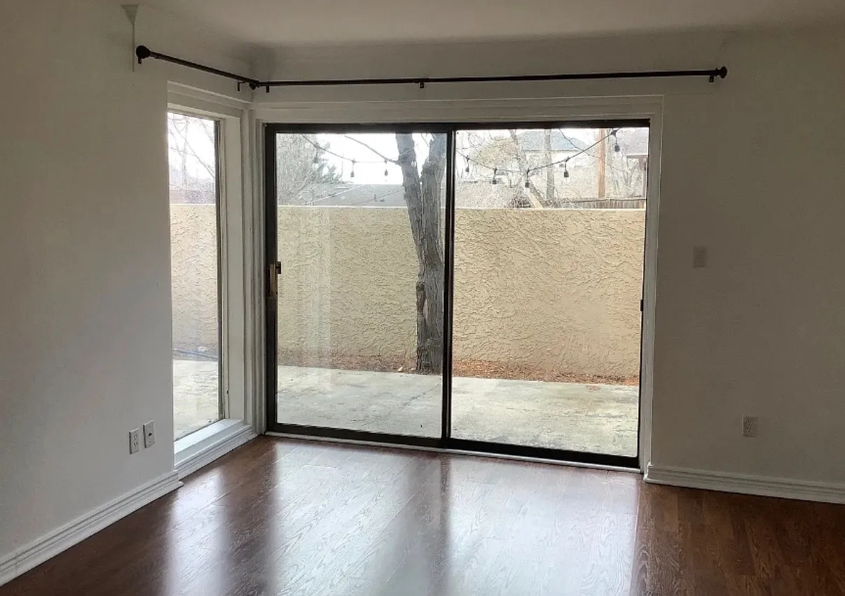 2 bed, 1.5 bath, $750 — Photo 3
