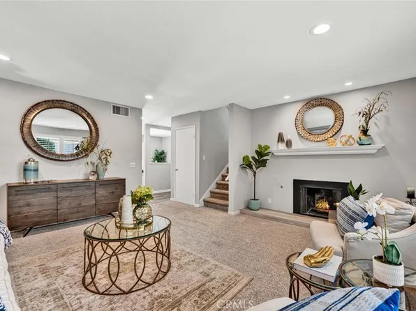 101 W Riverdale Ave Unit 8, Orange, CA 92865