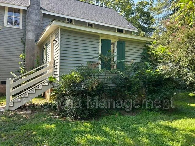 4 bed, 3.0 bath, $2,400 — Photo 3