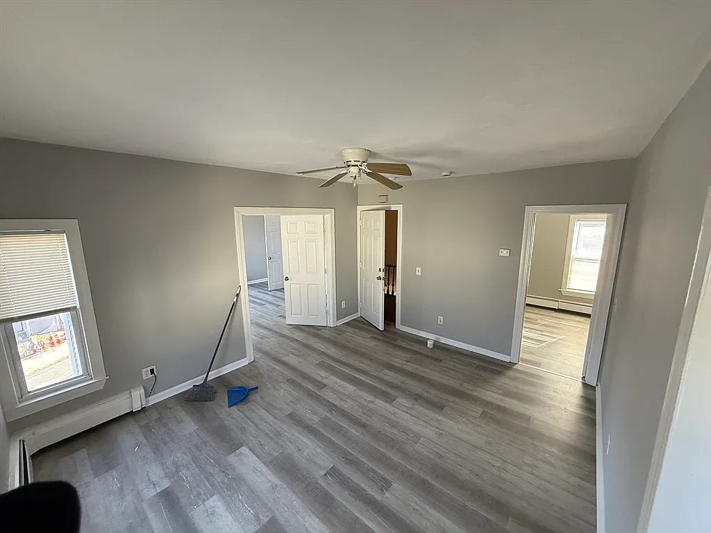 Building Photo - 142 Belmont St #2