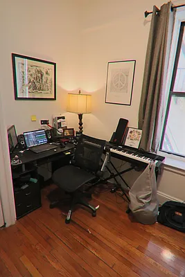 Rented by PMG Real Estate  | media 34