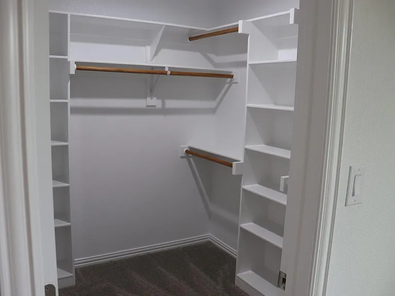 Walk-in closet