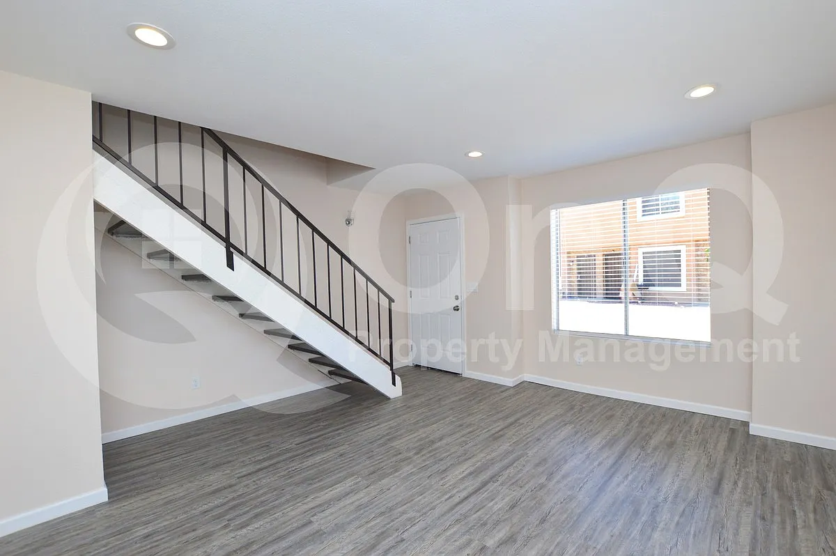 2 bed, 1.5 bath, 922 sqft, $1,499 — Photo 4
