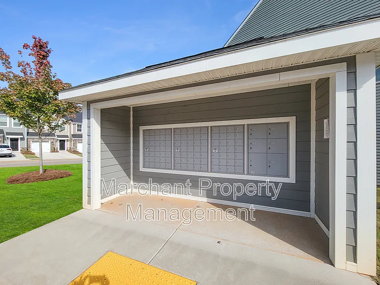 111 Marthawood Ln — Photo 37