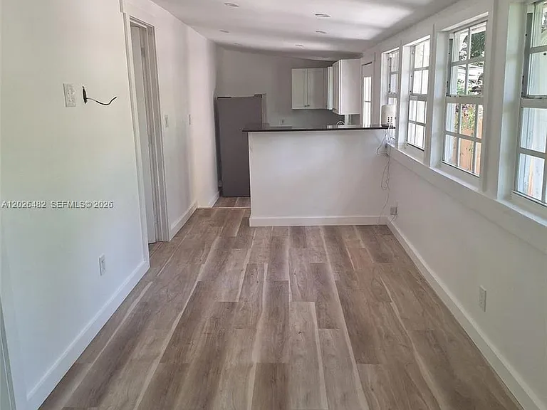 1121 NE 1st Ave — Photo 6
