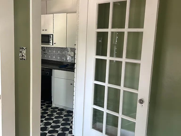 905 Meda St — Photo 5