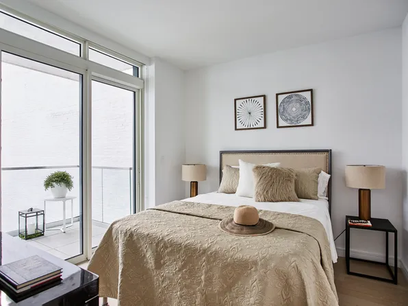 555 West 43rd Street image 6 of 11