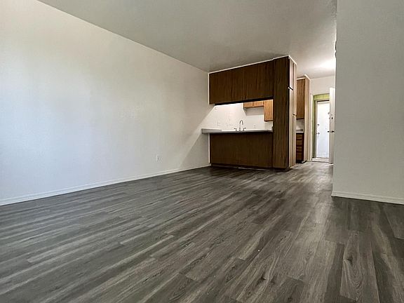 4th image of 1101 Oleander Ave #26