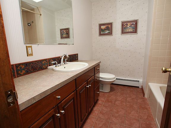 Upstairs Central Bathroom