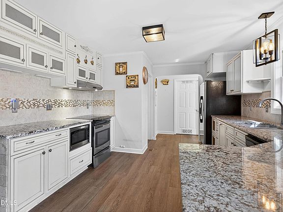 4th image of 5931 S Sharon Dr