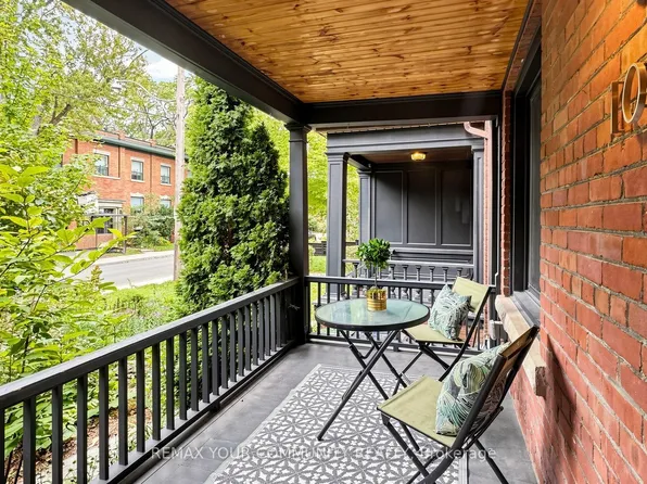 104 Wells St, Toronto, ON M5R 1P3