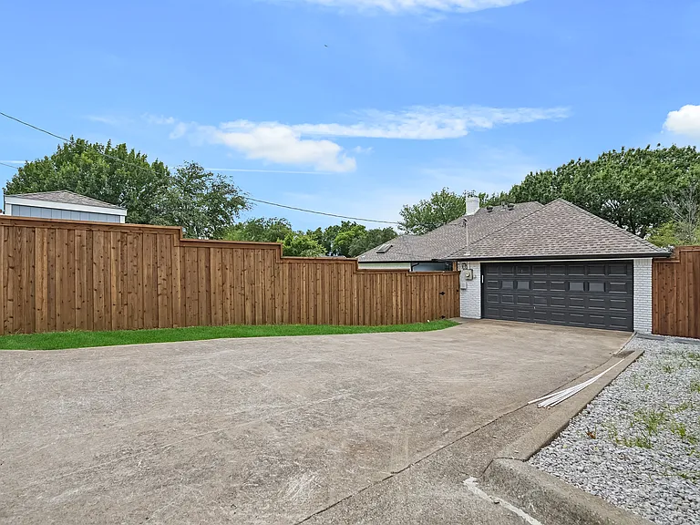 9090 Meadowcrest St — Photo 56