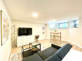 735 W Barry Ave #G, Chicago, IL 60657