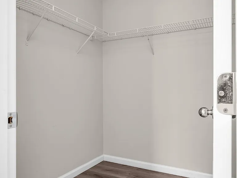 1605 Laugenour Dr — Photo 18