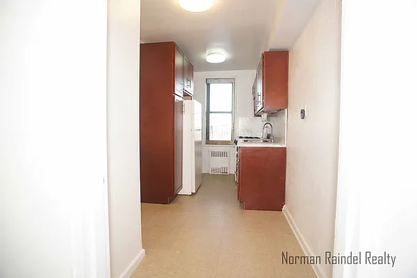 Rented by Norman Raindel, LREB | media 6