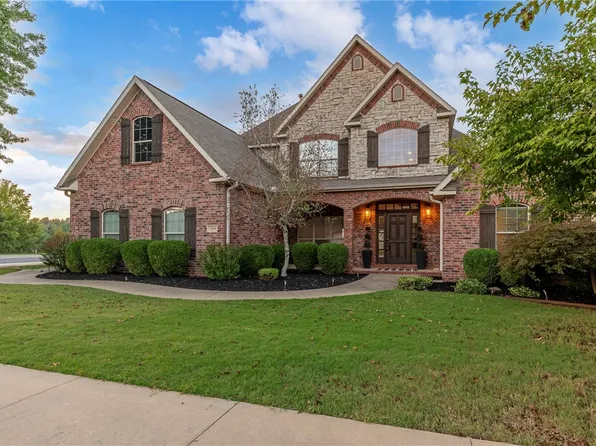 1104 SW Edinburgh Ave, Bentonville, AR 72713