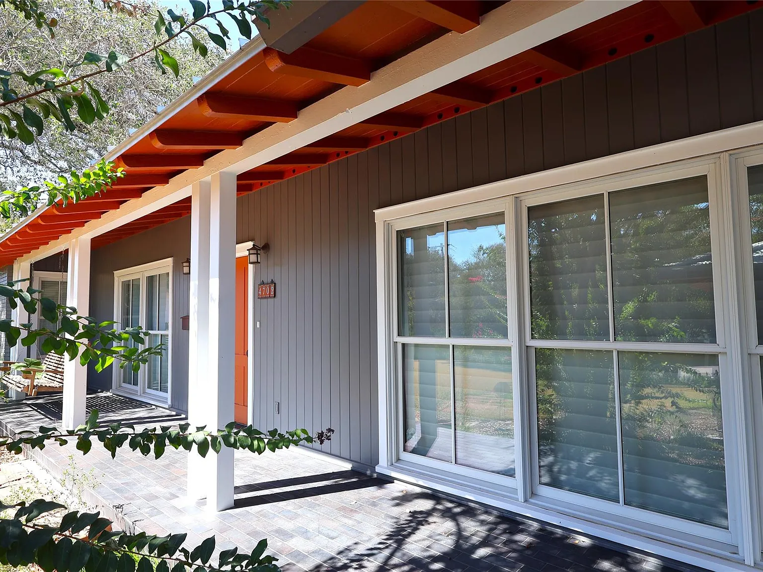 4 bed, 3.0 bath, 2364 sqft, $5,000 — Photo 3