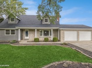 3801 Sheridan Rd, Pekin, IL 61554