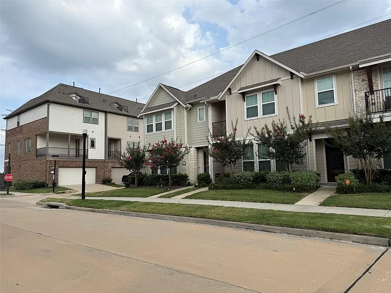 18225 Crystal Knoll Dr — Photo 16