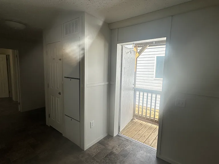 804 Avenue E #4 — Photo 7
