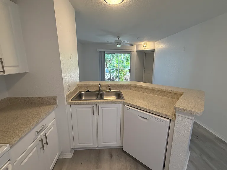 850 S Tamiami Trl #702 — Photo 5