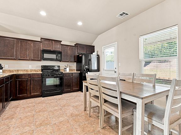 3rd image of 1365 Panther Ln
