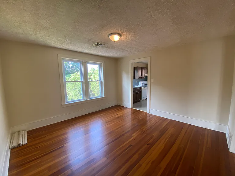 22 Walnut St — Photo 9