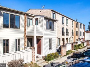 8 Brassie Ct, Montgomery Village, MD 20886