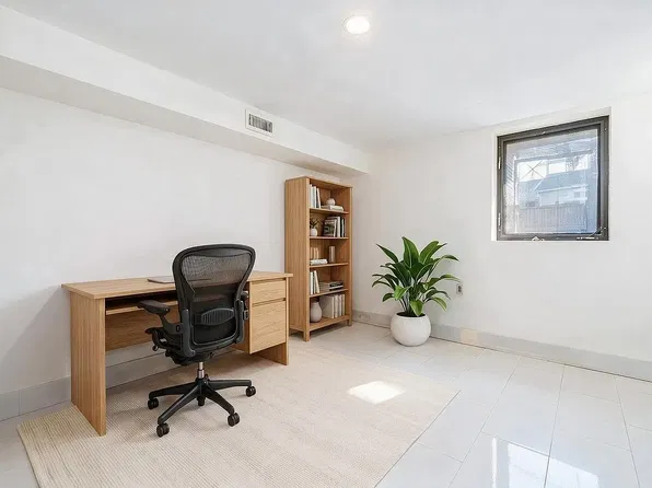 41 Havemeyer St #1B, Brooklyn, NY 11211